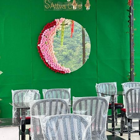 Sattva Cafe And Motel Rishīkesh Eksteriør billede